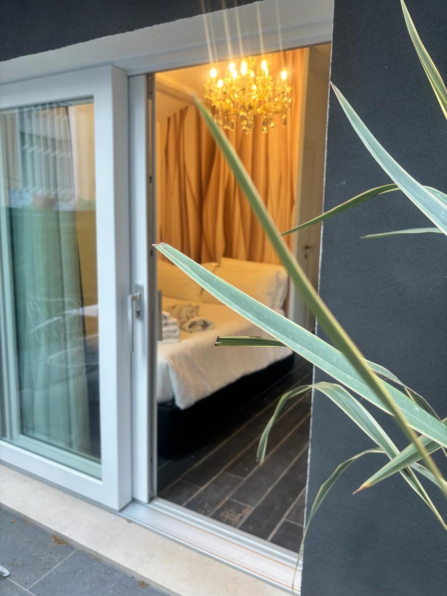 Villa Monti Suites&Aparts Чезенатико Экстерьер фото